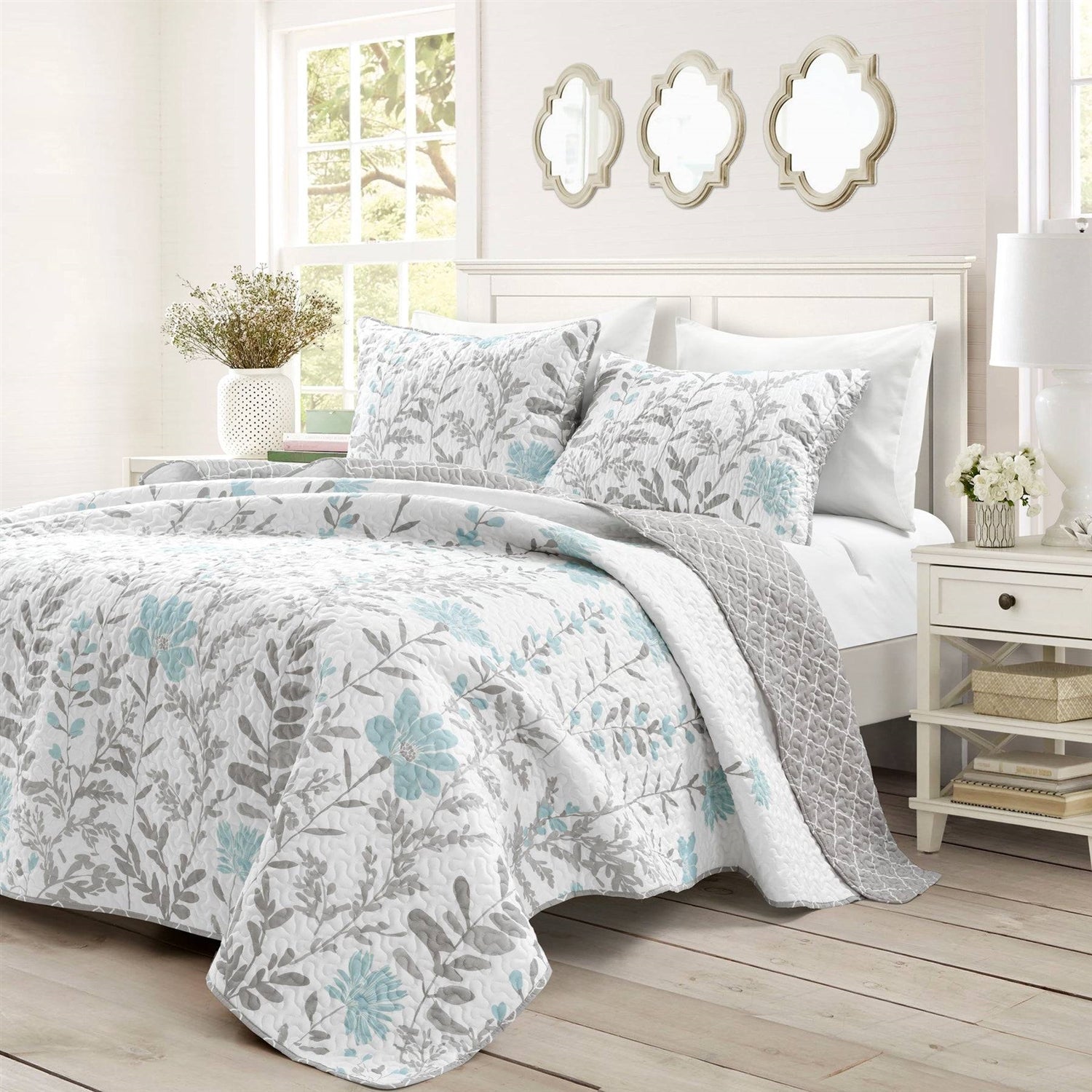 King Size Blue Grey Floral Lightweight Thin Polyester Fabric 3-Piece Quilt Set — Chic Home-Decor