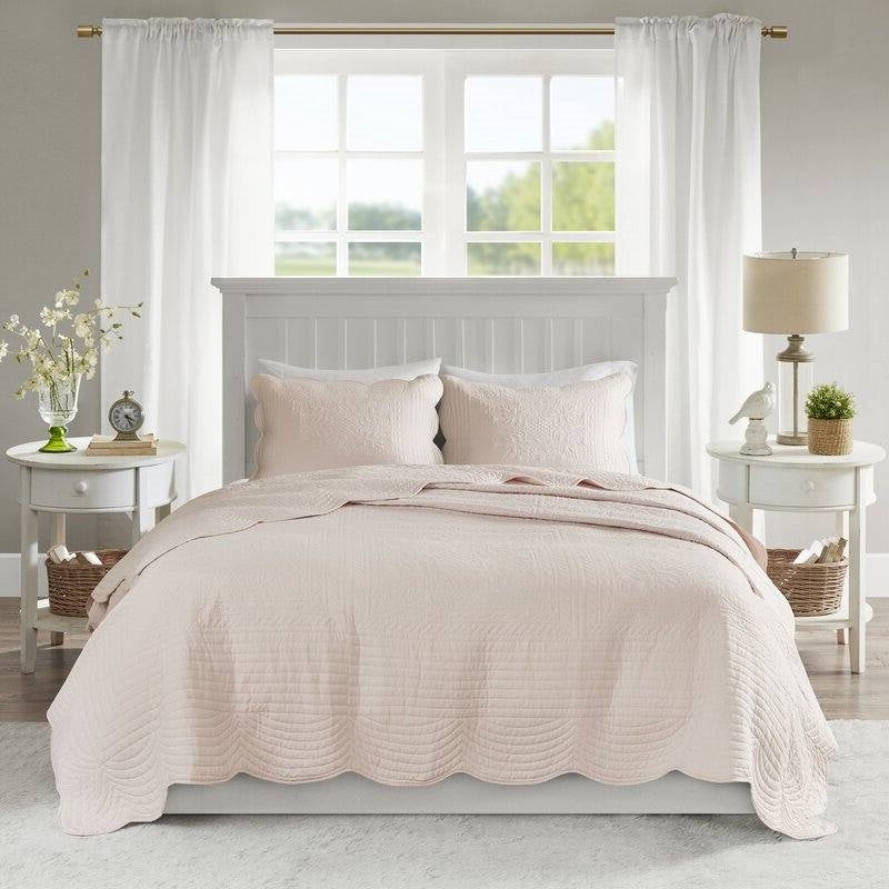 King Size 3 Piece Reversible Scalloped Edges Microfiber Quilt Set in Blush — Chic Home-Decor