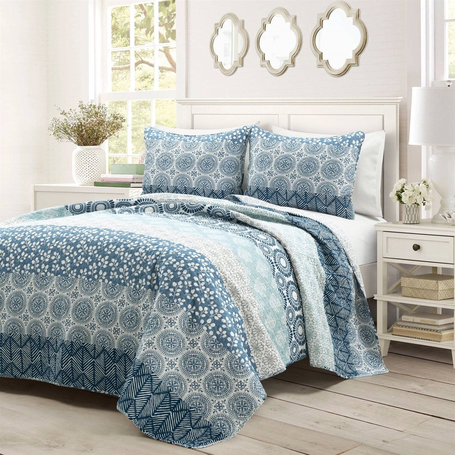 California King Lightweight 3 Piece Reversible Botanical Blue Damask Quilt Set — Chic Home-Decor