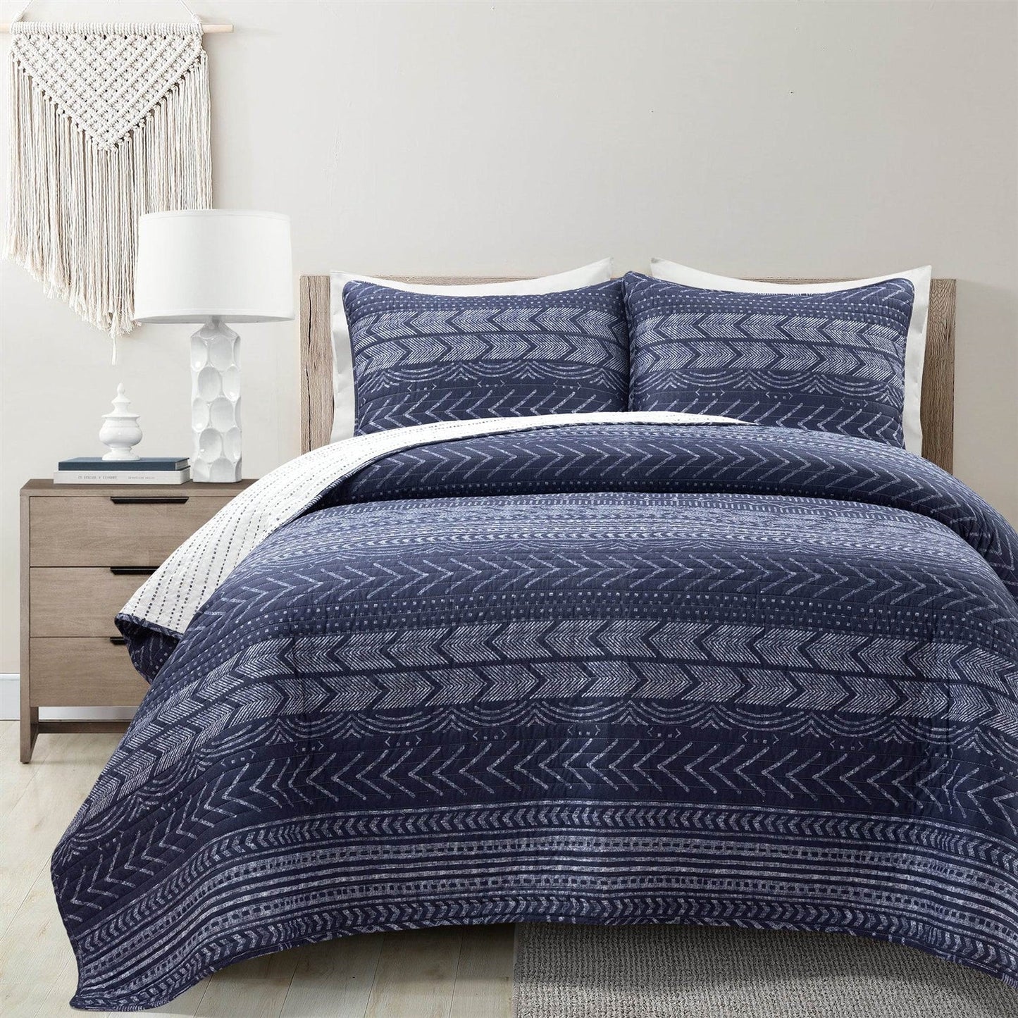 Full/Queen Scandinavian Chevron Navy Blue White Reversible Cotton Quilt Set — Chic Home-Decor
