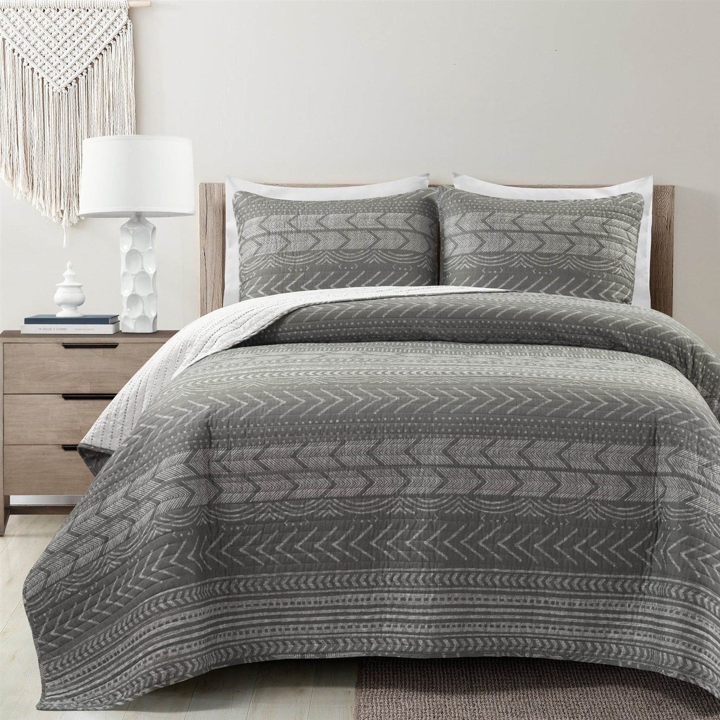 Full/Queen Scandinavian Dark Grey Chevron Reversible Cotton Quilt Set — Chic Home-Decor