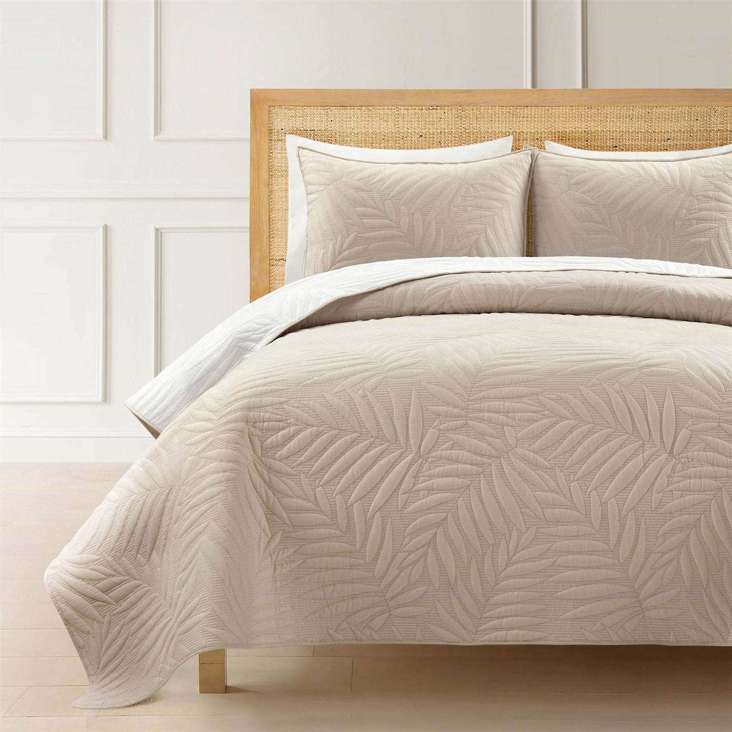 Full/Queen Lightweight Fern Leaf Reversible 3-PC White Beige Cotton Quilt Set — Chic Home-Decor