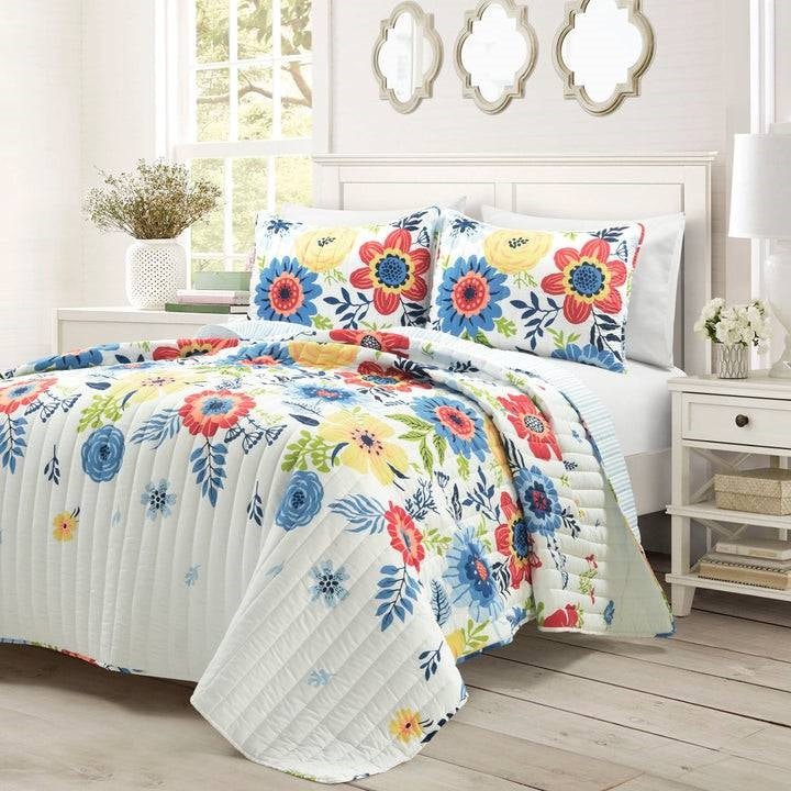King size Lightweight Floral Navy Blue Coral White 3-Piece Polyester Quilt Set — Chic Home-Decor