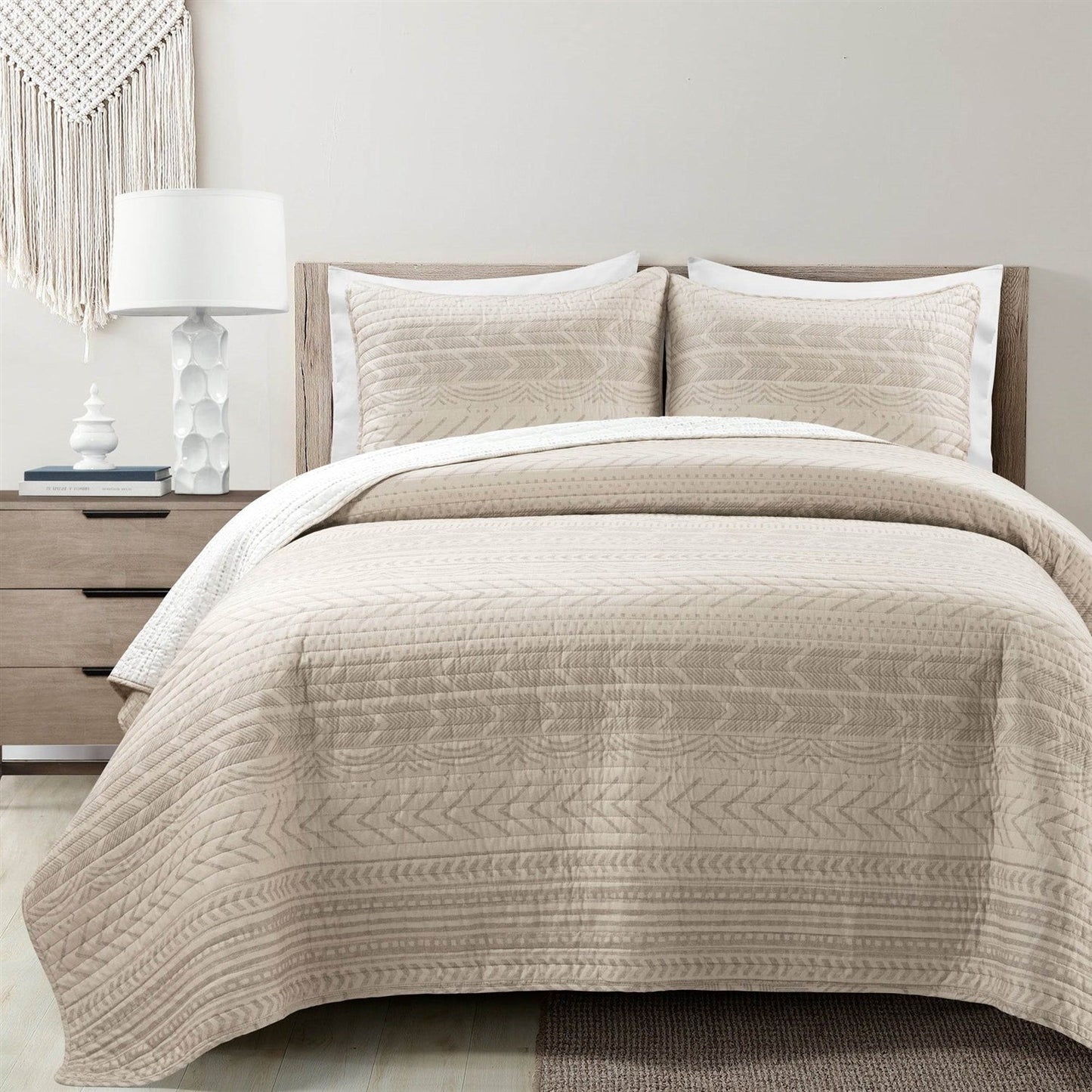 King Scandinavian Chevron Beige Tan White Reversible Cotton Quilt Set — Chic Home-Decor