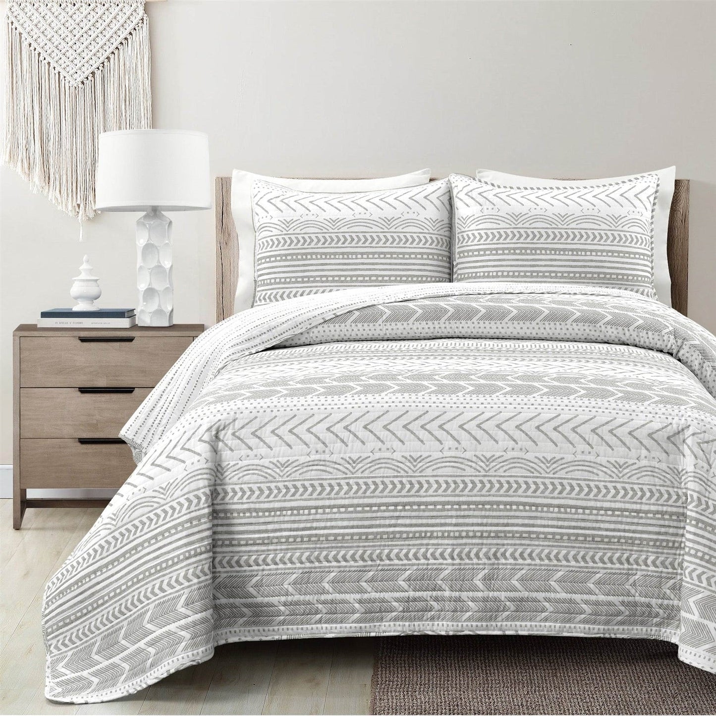 King size Scandinavian Chevron Grey White Reversible Cotton Quilt Set — Chic Home-Decor
