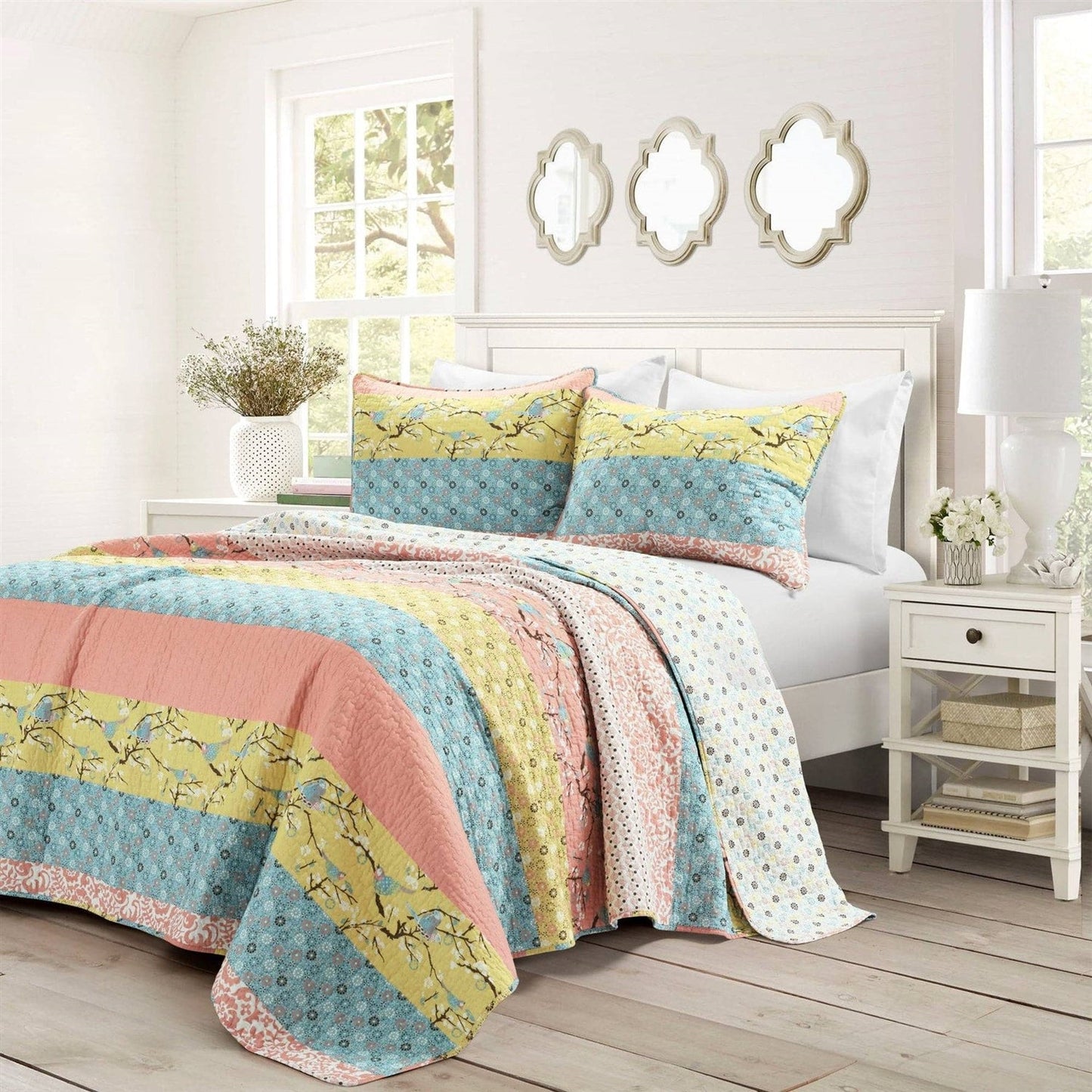King size Blue Yellow Pink Ivory Boho Floral Reversible Lightweight Quilt Set — Chic Home-Decor