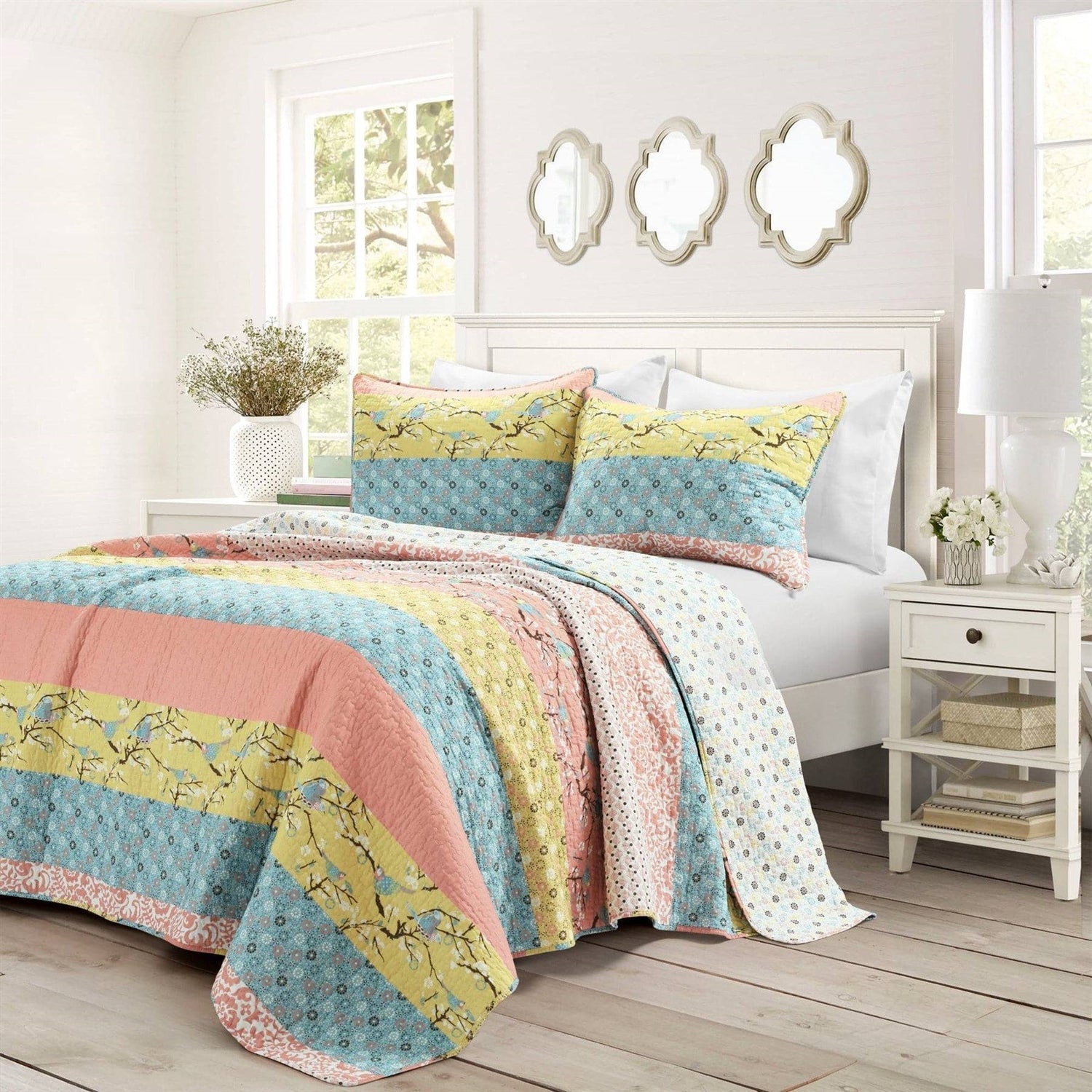 King size Blue Yellow Pink Ivory Boho Floral Reversible Lightweight Quilt Set — Chic Home-Decor