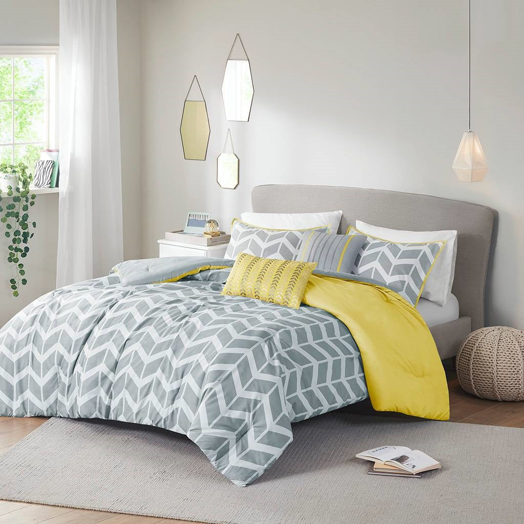 King / Cal King Reversible Comforter Set in Grey White Yellow Chevron Stripe — Chic Home-Decor