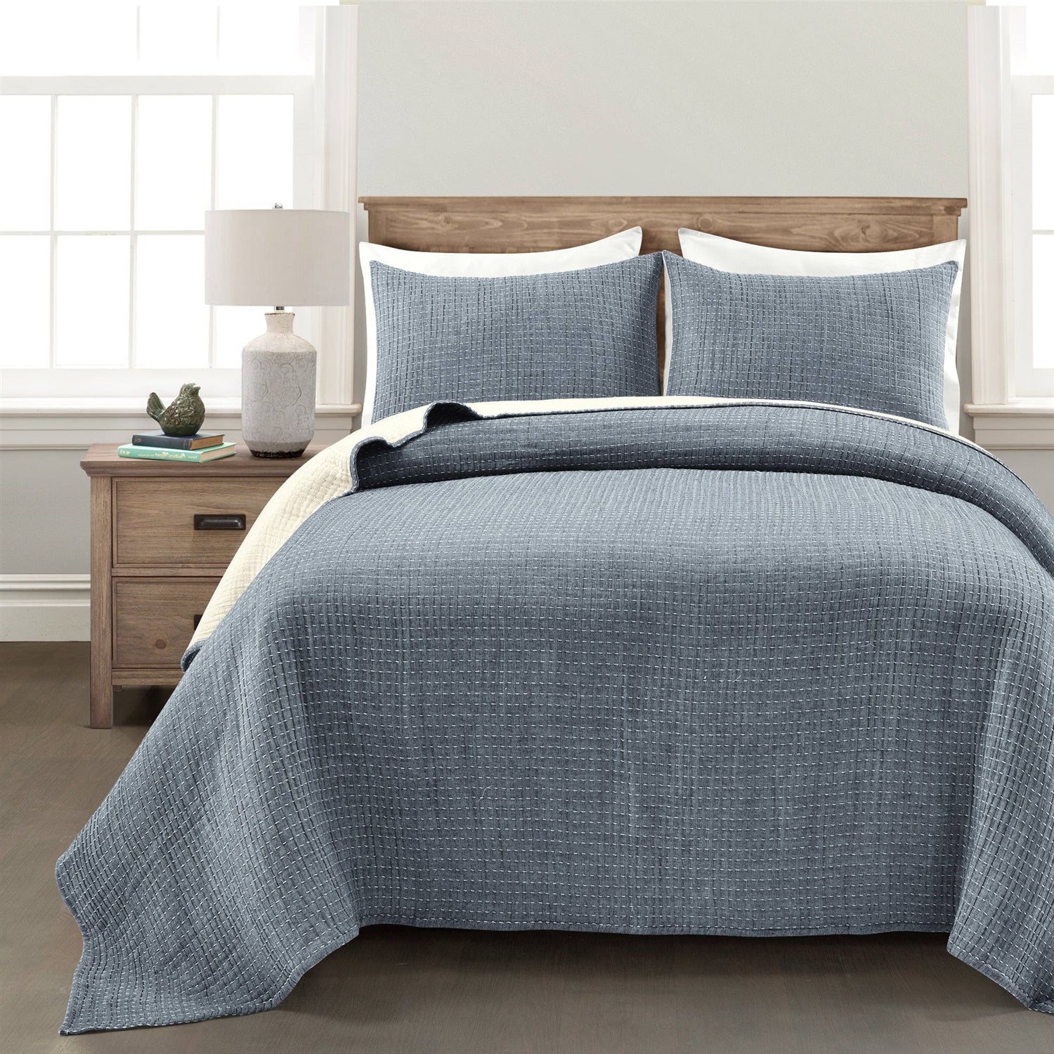 King Size 3-Piece Reversible Woven Cotton Quilt Set in Navy Cream — Chic Home-Decor