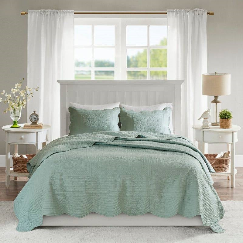 King Size 3 Piece Reversible Scalloped Edges Microfiber Quilt Set in Seafoam — Chic Home-Decor