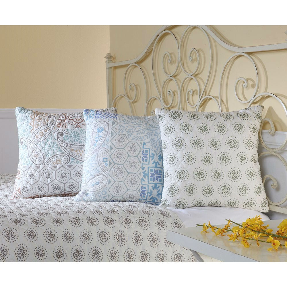 Full size Reversible Quilted Bedspread with Paisley Pattern