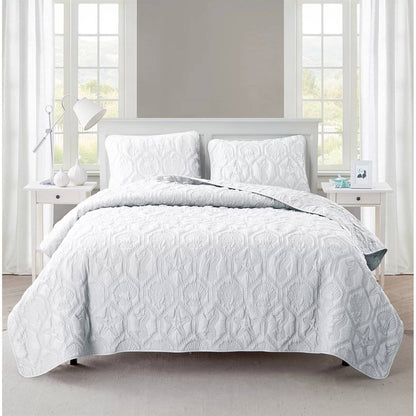 Queen size Coastal Beach Seashells Starfish Sea Horse White 3-Piece Quilt Set — Chic Home-Decor