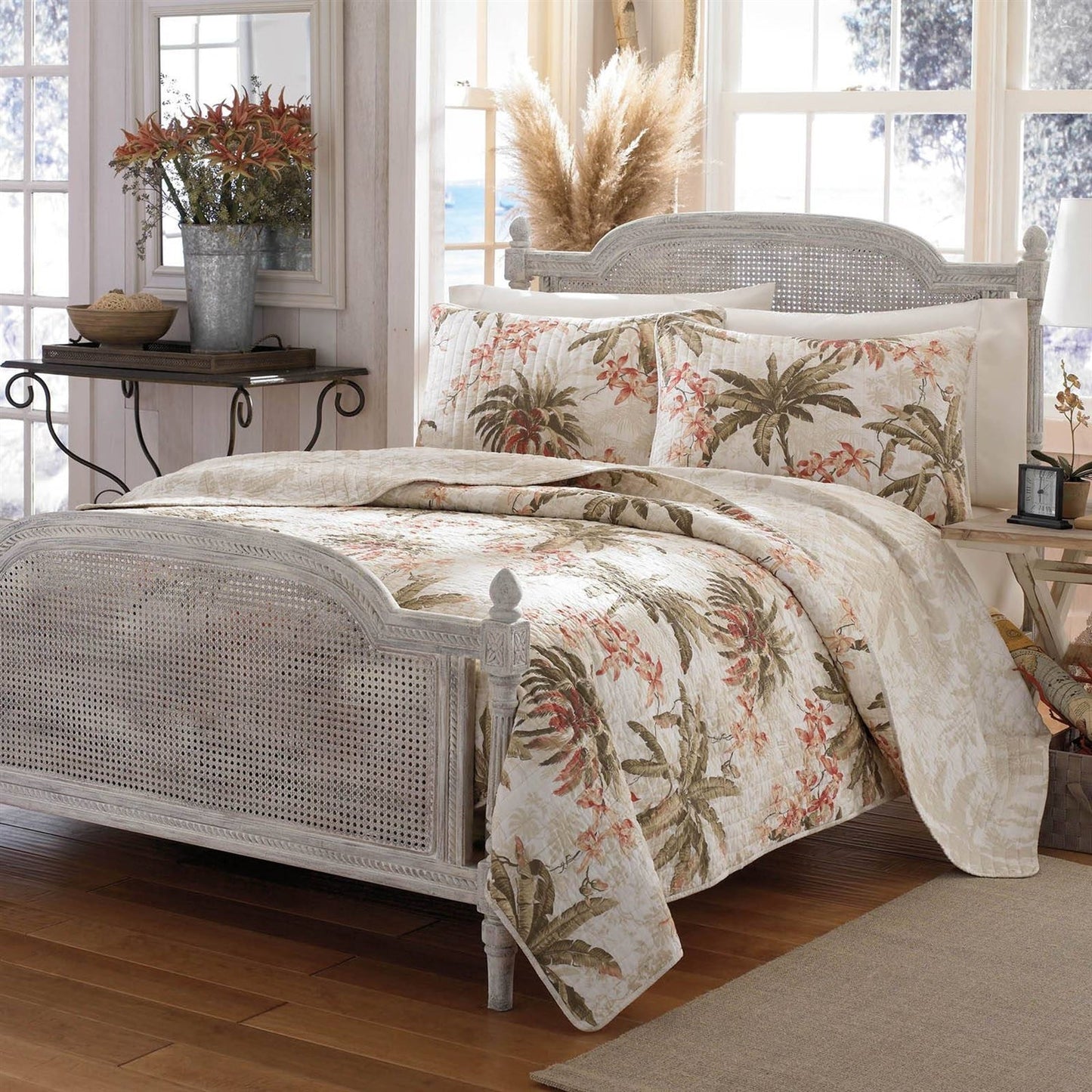 King Cotton Coastal Palm Tree Floral 3 Piece Reversible Quilt Set — Chic Home-Decor