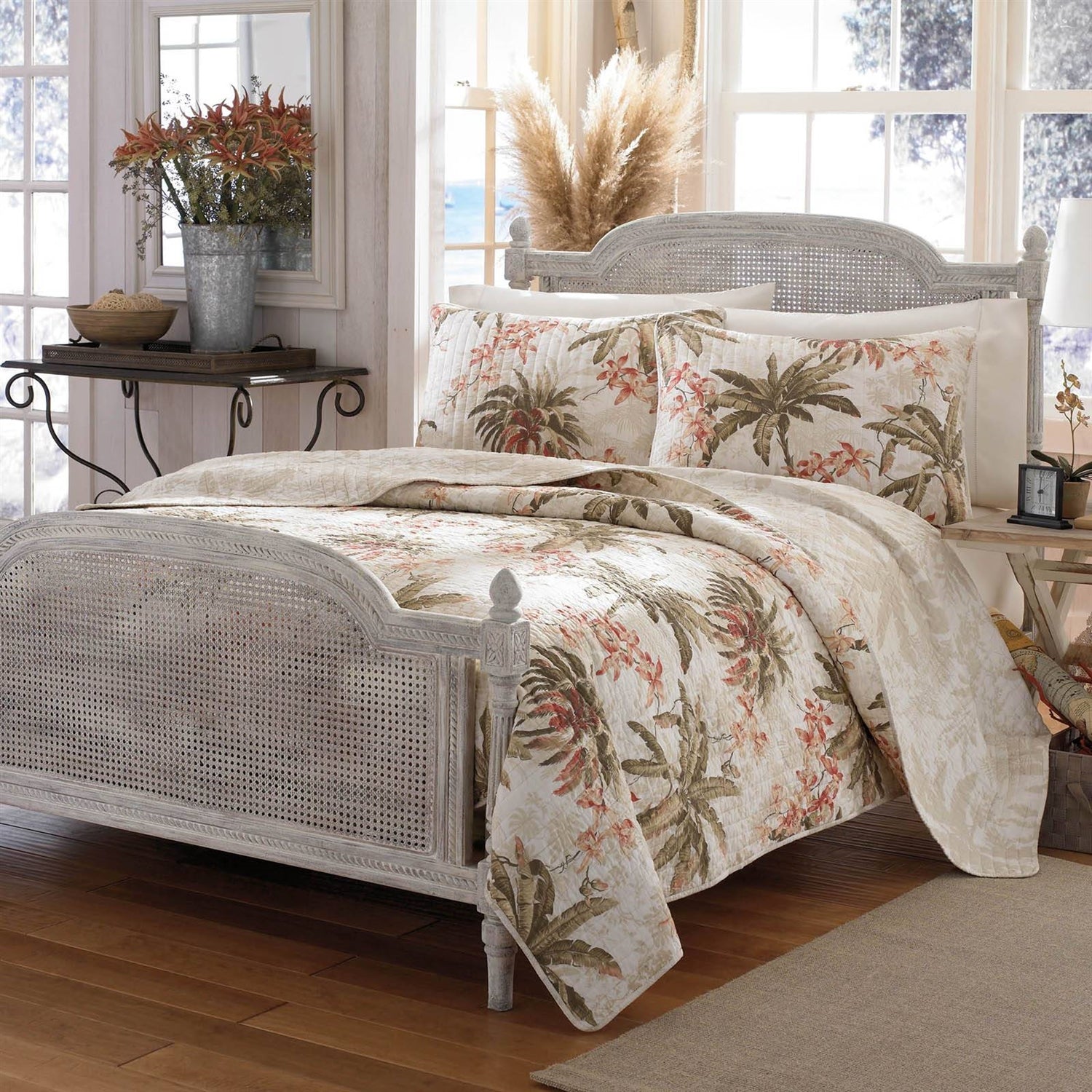 King Cotton Coastal Palm Tree Floral 3 Piece Reversible Quilt Set — Chic Home-Decor