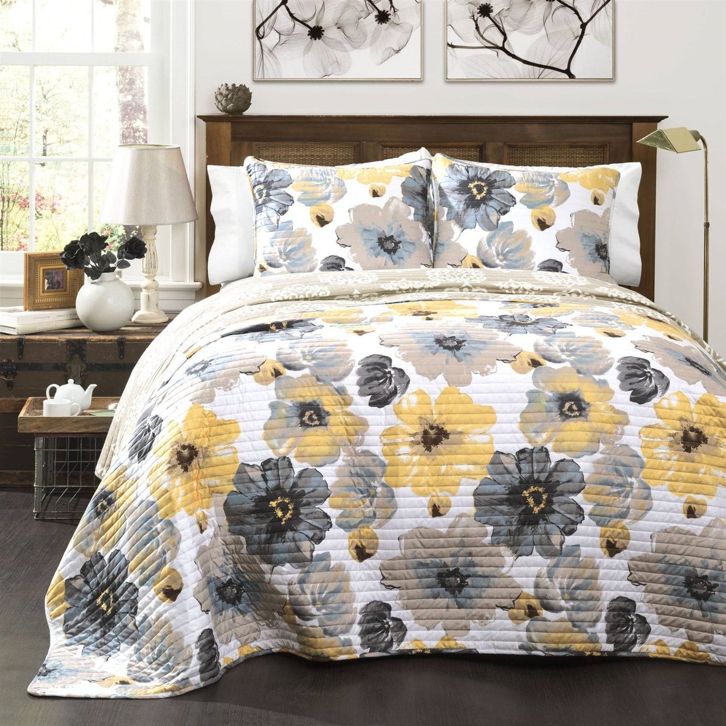 Full/Queen White Yellow Grey Flowers Lightweight Polyester Microfiber Quilt Set — Chic Home-Decor