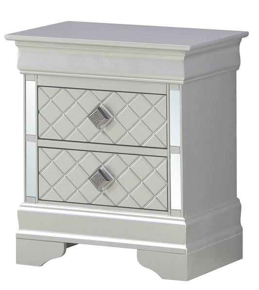 Sleek silver champagne mirrored nightstand with diamond-quilted front and crystal knob by Doba.