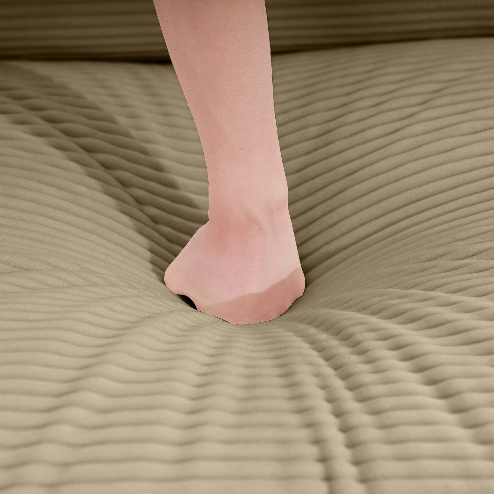 545723551